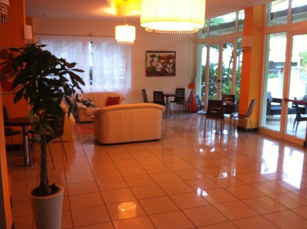 Hotel Orly Чезенатико Екстериор снимка